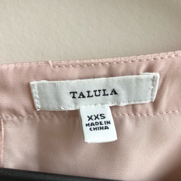 Aritzia Talula light pink flowy top - Picture 3 of 4